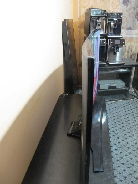 Televizor Led Smart tv curbat Samsung 139cm model UE55H6870