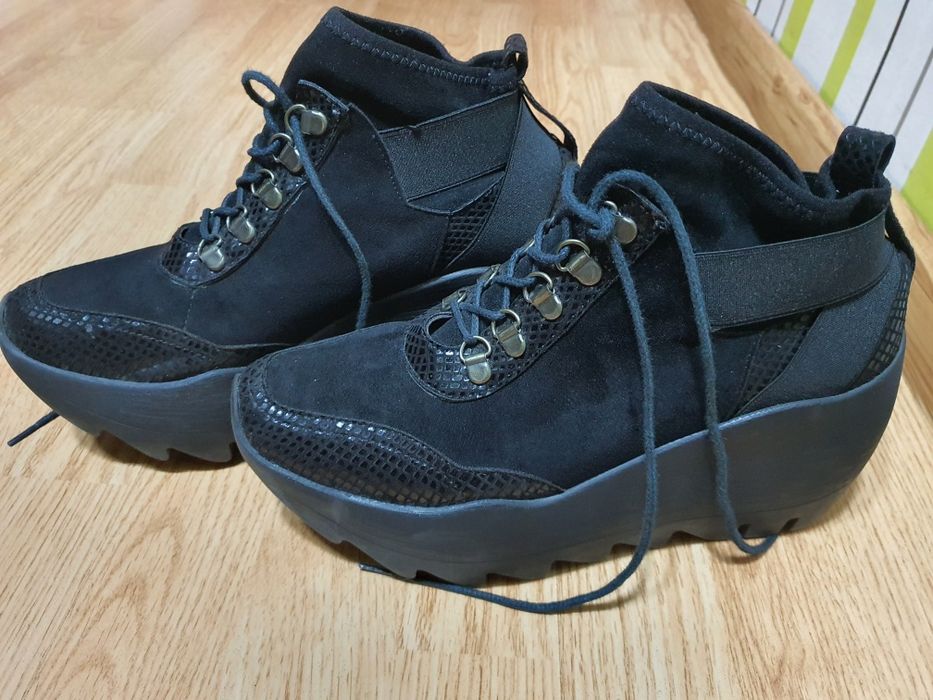 Обувки на платформа