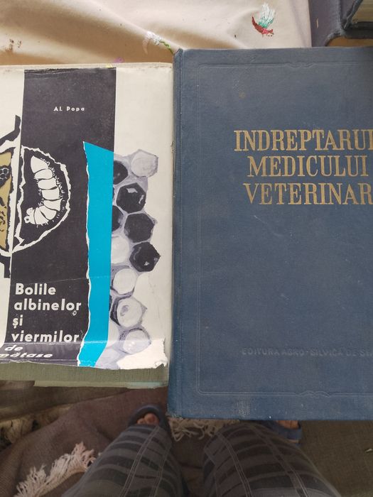 Vind cărți vechi de medicina veterinară