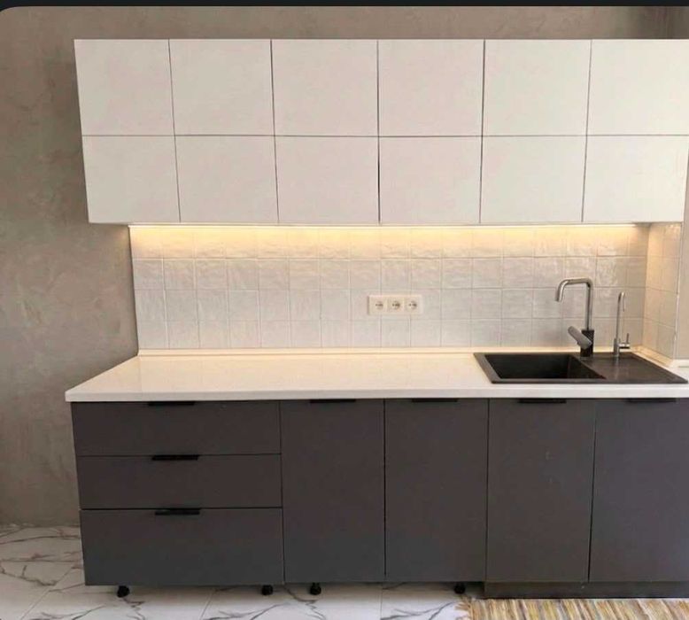 Өте жақсы күйдегі ас үй гарнитуры сатылады (б/у)