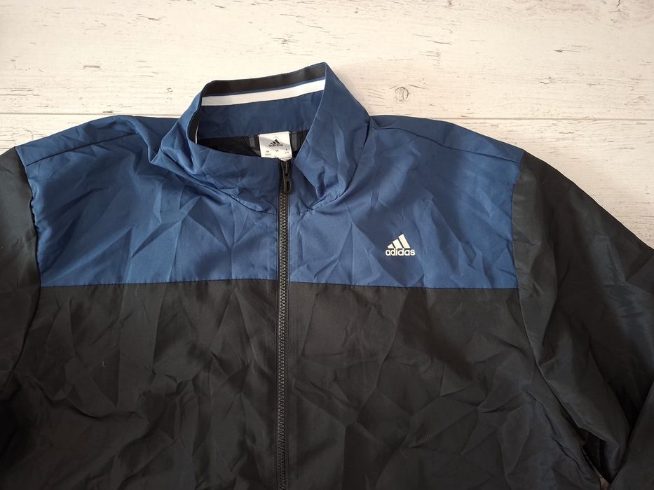 Adidas-Ориг. Тънко яке Ново!