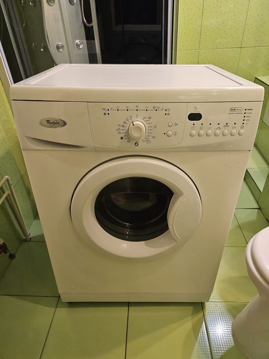 Whirlpool masina de spălat rufe parțial functionala  PENTRU PIESE