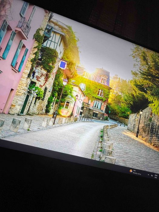 Компютър с мишка и клавиатура