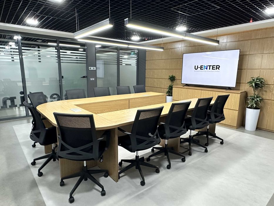 Meeting room переговорная на 10 человек