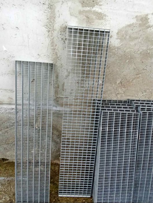 Trepte zincate galvanizate