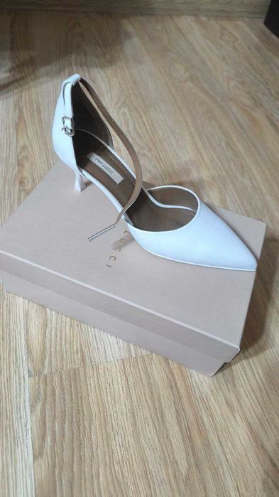 Ок окшом туфлиси, 40- размер/ Туфли вечерние, белые, 40-й размер