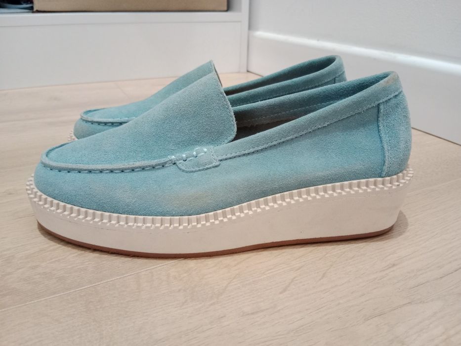 Лоферы голубого цвета
