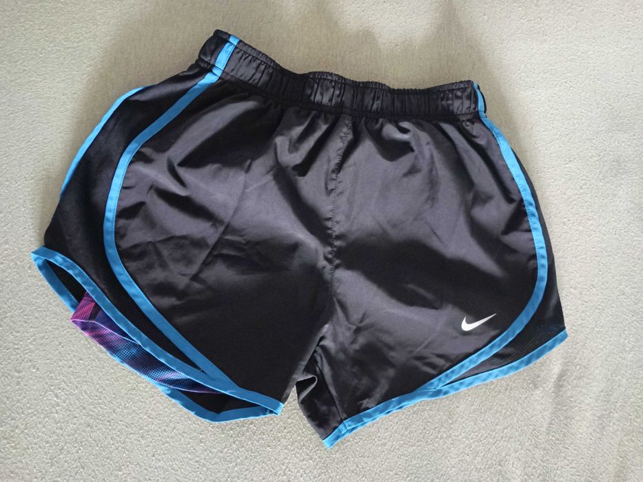 Nike къси спортни панталони