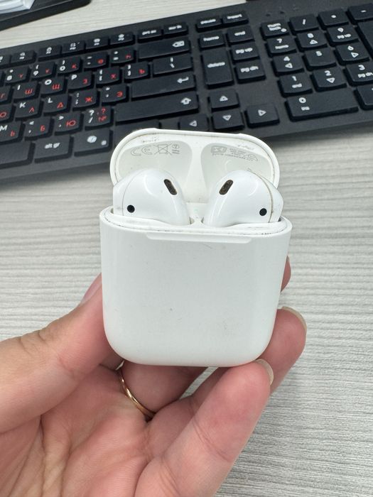 Продам наушники AirPods