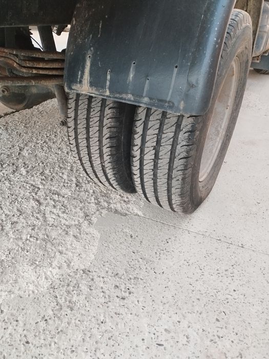 Nissan Atleon basculabil