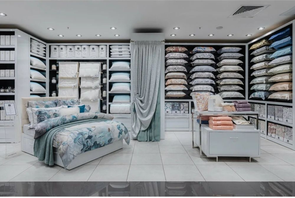 Hilton пуховая или ортопедичес,кая подушка.