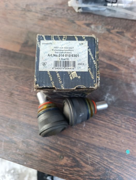 Шаровая опора "мерседес-124".