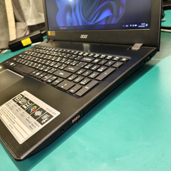 Ноутбук Acer E5 i3 GTX