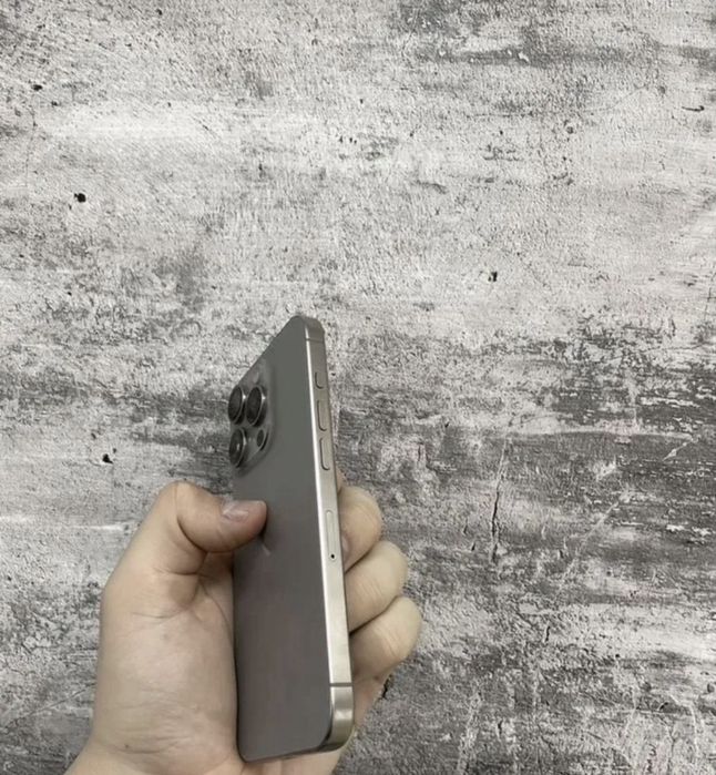 Продам Iphone 15 pro