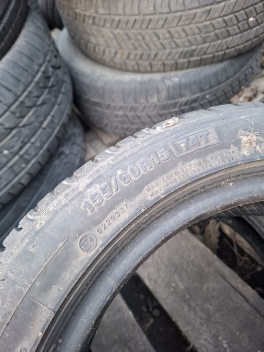 Vand 2 anvelope 155 60 15 kumho de vara bune