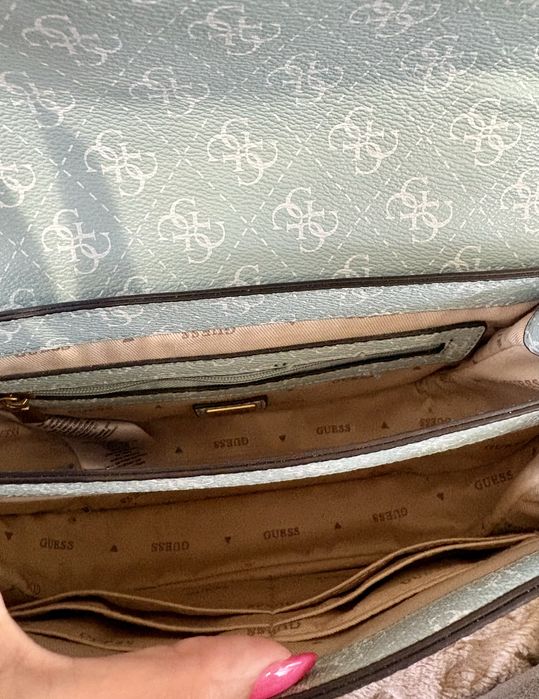 Оригинална чанта Guess