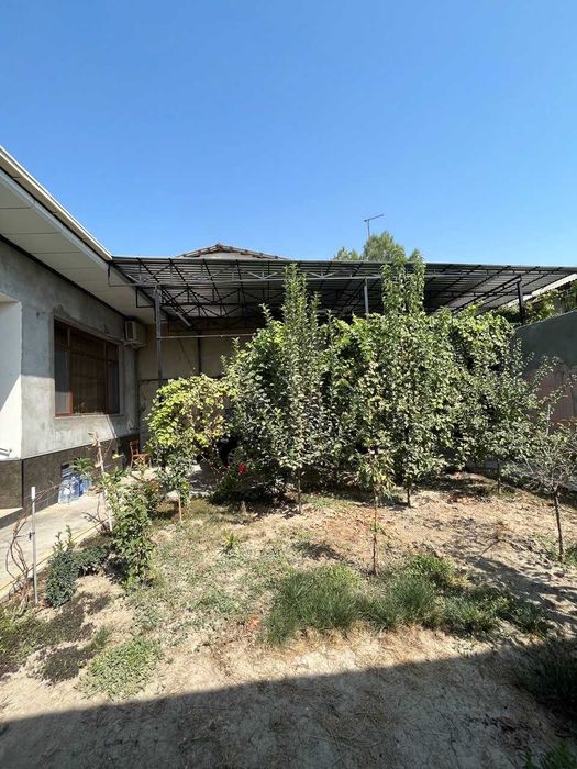 Продаётся дом. Ховли сотилвотти.