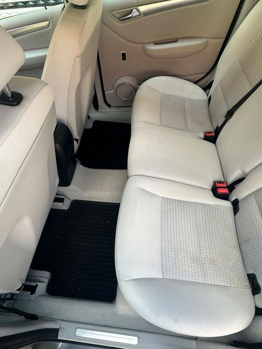 Vand Mercedes-clasa B180 2011, cutie automata,  90300km  reali.