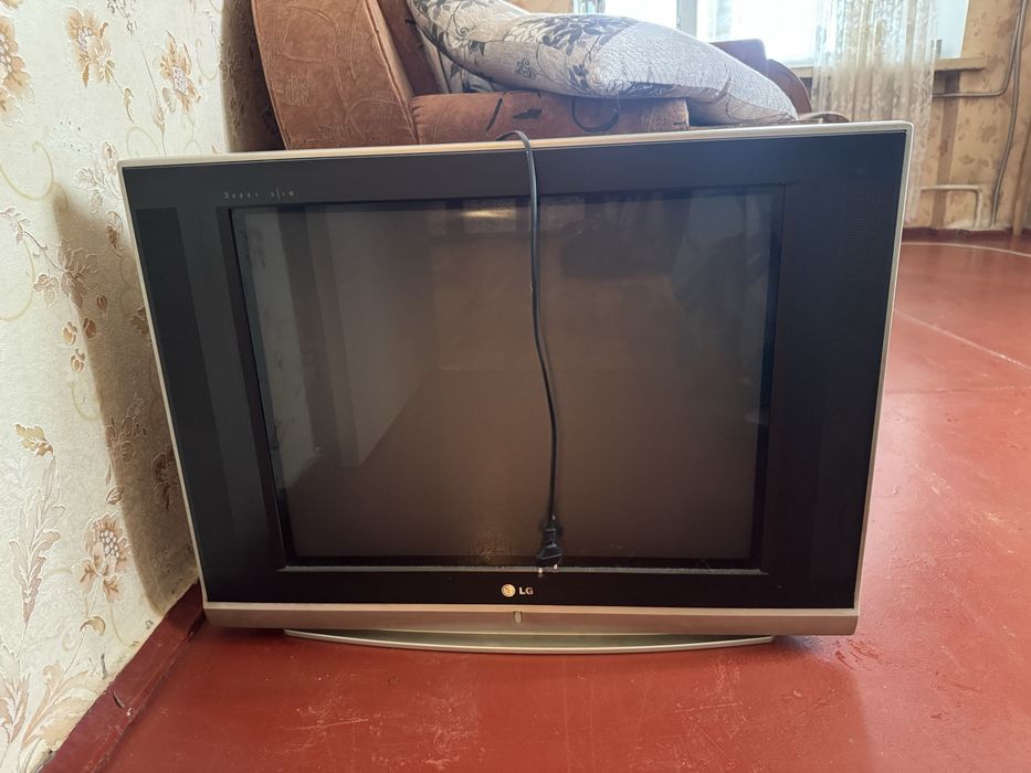 Продам телевизор элджи за 5 тыс