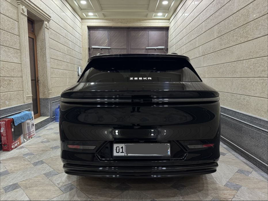 Zeekr 7 x 605км Запас