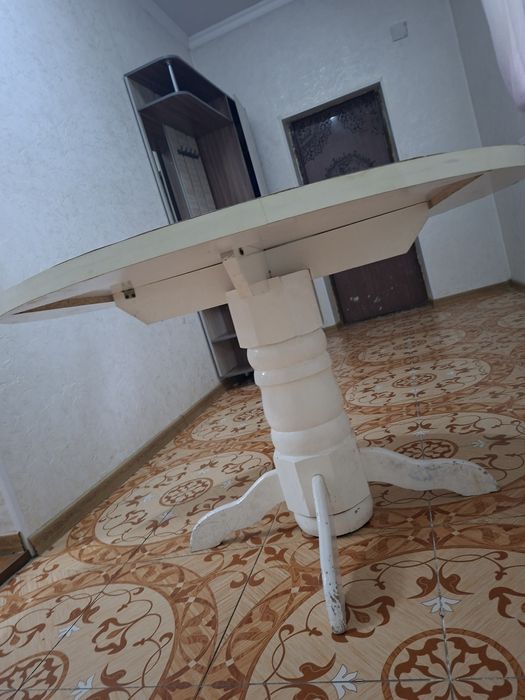 Стол со стульями