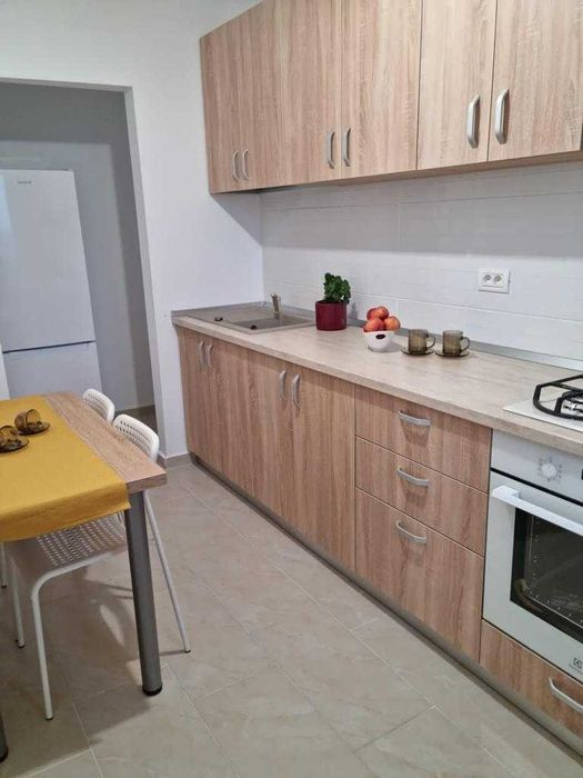 Proprietar, inchiriez apartament cu 2 camere in bloc nou