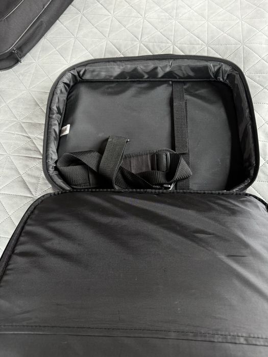 Чанти за лаптоп Case Logic