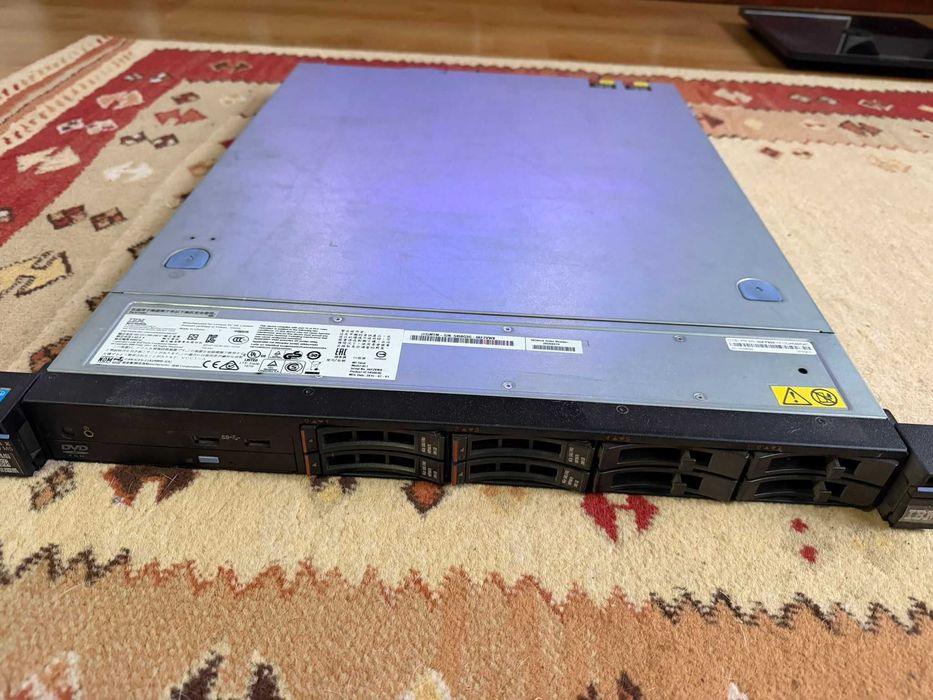 Server IBM Lenovo x3250 M5, Xeon E3-1271 v3, 16GB, 2 surse, 4 x HDD 300GB