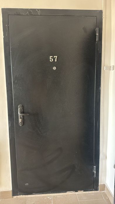 Продам дверь металлическую б/у