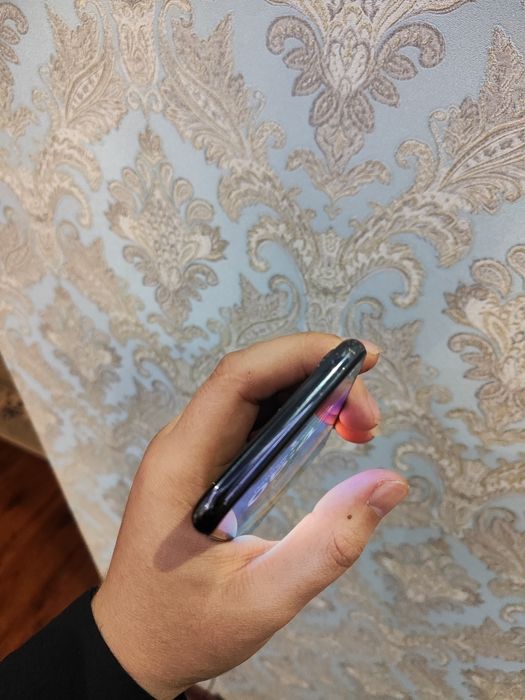 iPhone X 256 GB Black toza zor sostoyaniya arzon narxda