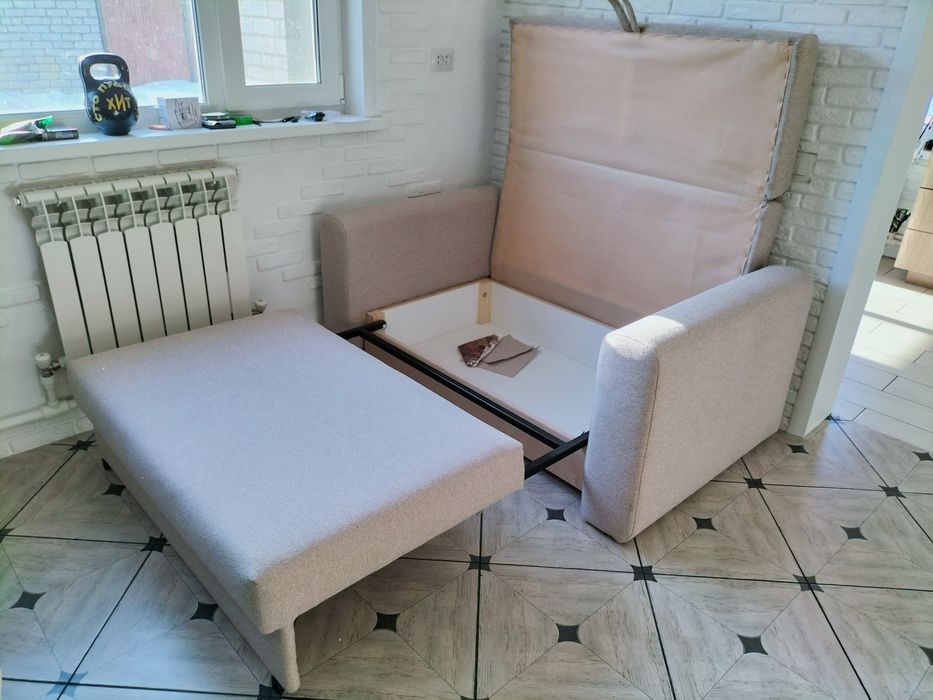 Продам Диван Маленький