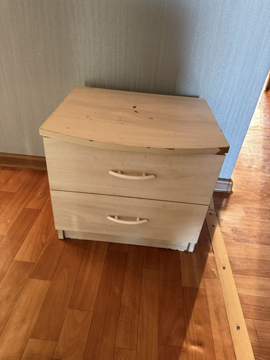 Диван , 2 кресала , тумбочка , телевизор