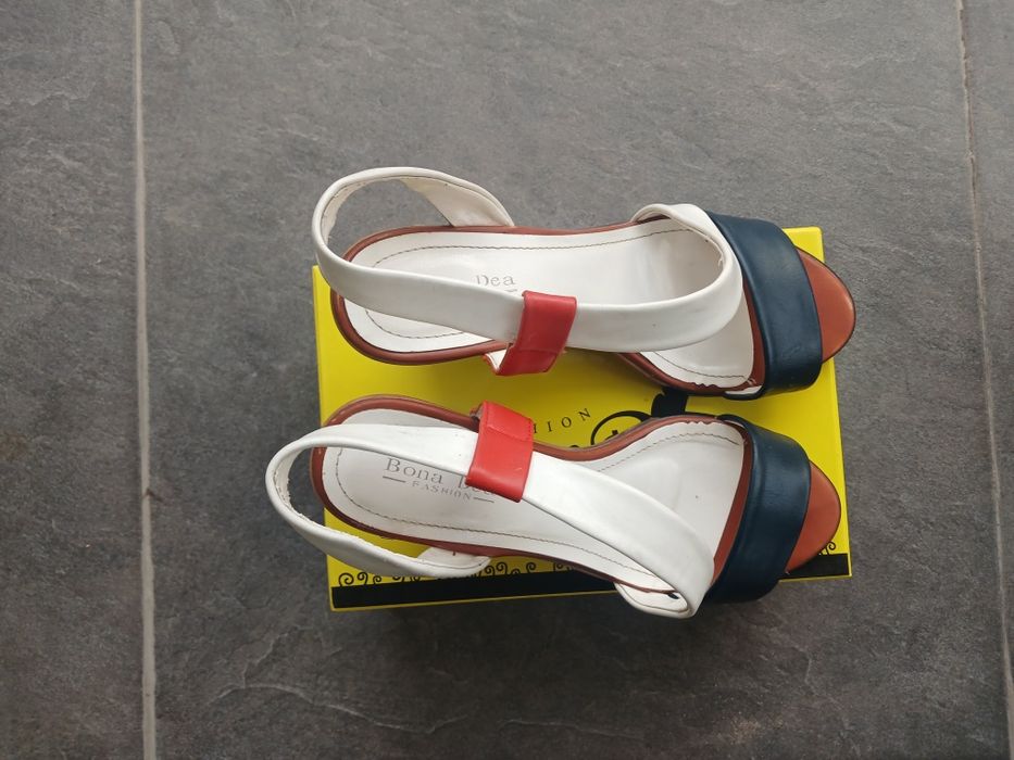 Босоножка женская