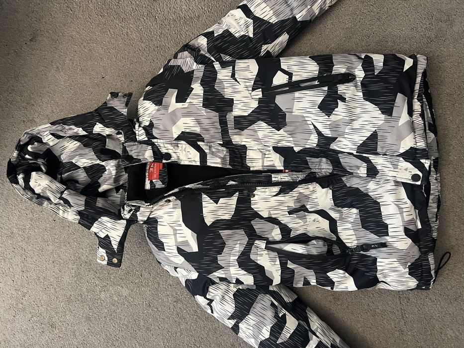 Куртка зимняя теплая на мальчика 7-8 лет