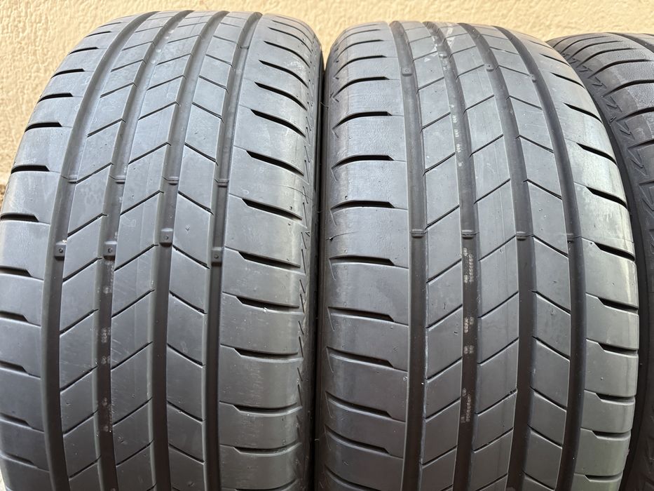 Автомобилни гуми 215 55 17 Bridjestone