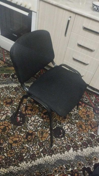 11 dona stullar bilan stollarni sotaman