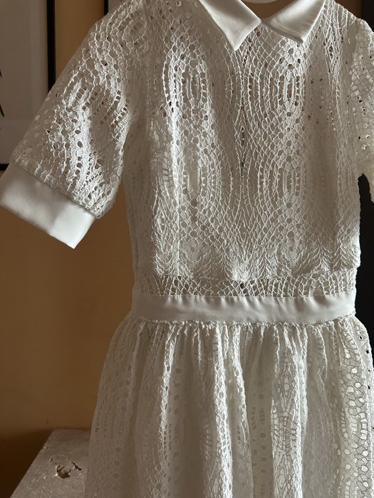 Стилна бяла дизайнерска рокля. За повод - кръщене/ сватба. Дантела
