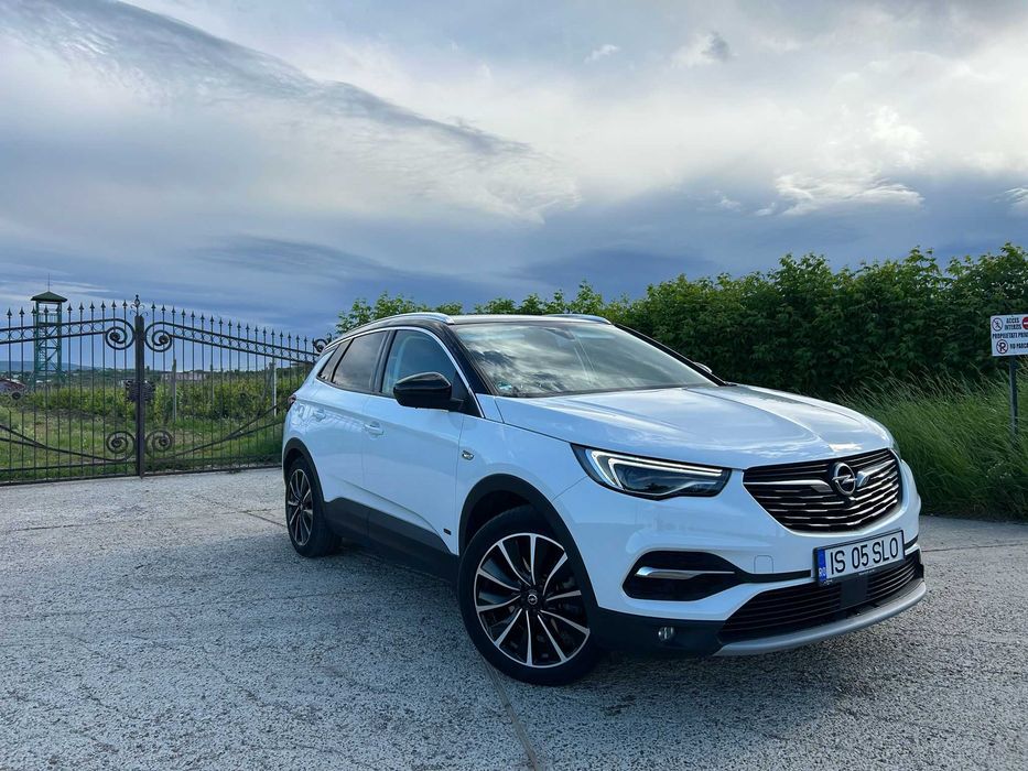 Opel GrandlandX Plug-in-Hybrid4 ,4X4,1.6, 300 cp,pret 16.750 euro- factura cu TVA deductibil