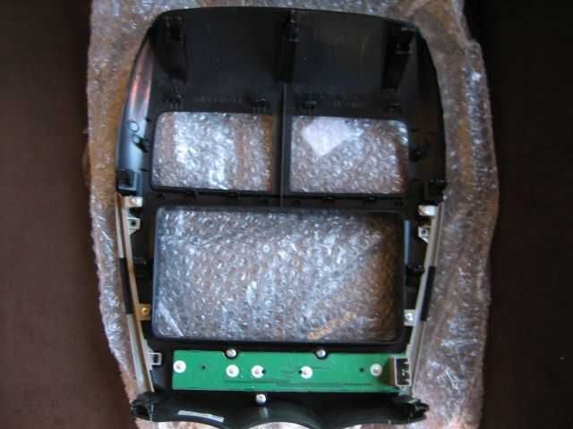 Consola centrala Mitsubishi ASX/Peugeot 4008/Citroen C4 Aircross