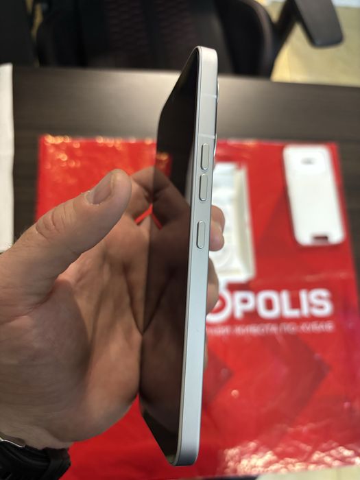 КАТО НОВ 256GB Nothing Phone 4a Pro 5G Гаранция TECHNOPOLIS 2028 Silver