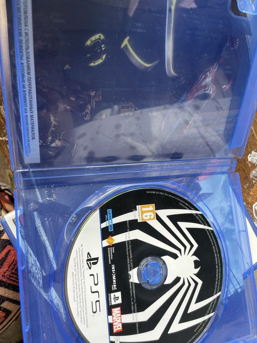 Диски PlayStation Spider-Man и Mortal Kombat