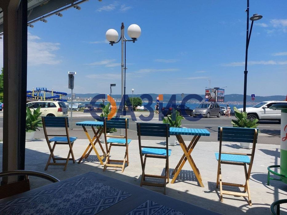 Заведение в центъра на Несебър (67 кв. м + 40 кв. м) с действащ