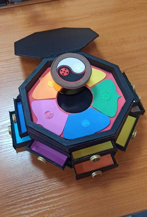 Кутията на чудотворците "Мегачудесата на калинката и черния котарак"