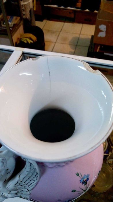 Антикварная ваза