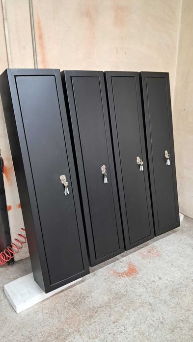 Каси за оръжия и ценности!