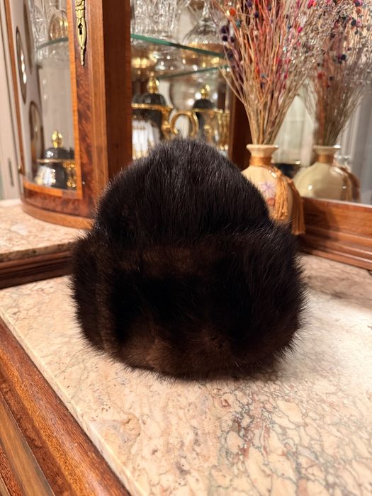 Caciula vizon maro foarte inchis