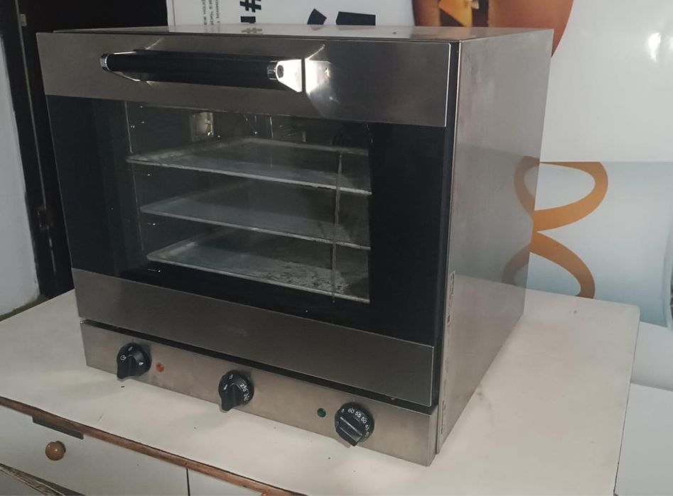 Продам духовку смег smeg