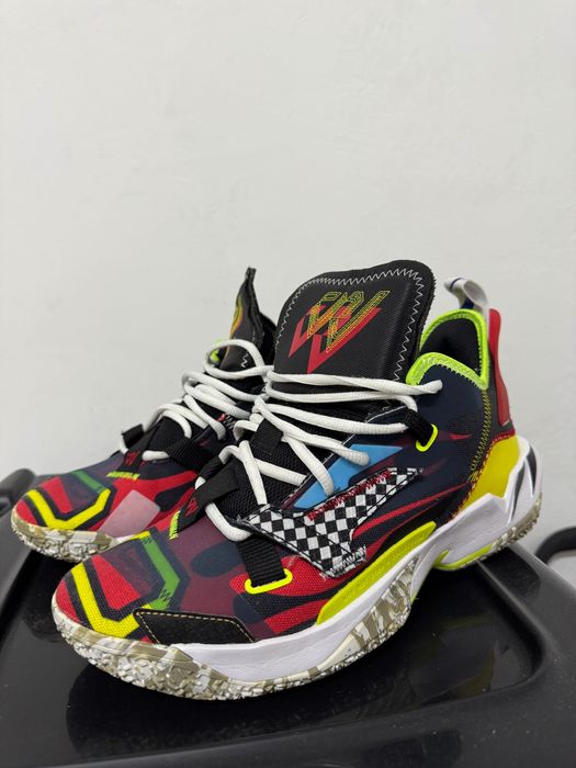 Vand Jordan , marimea 43 , pret 250 de lei