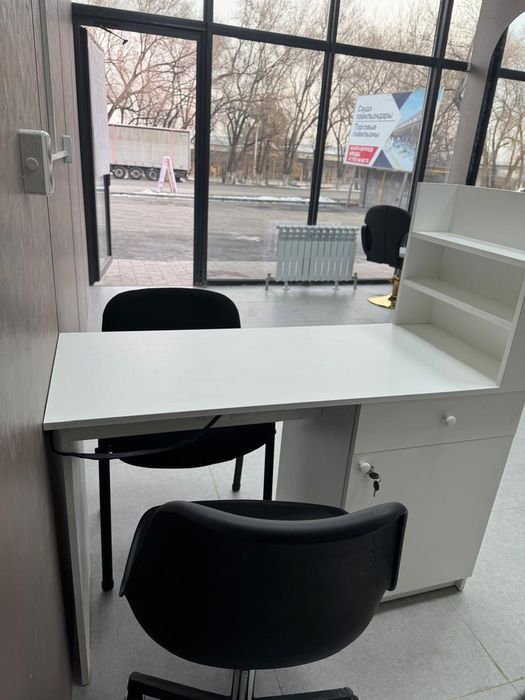 Маникюр педикюр .