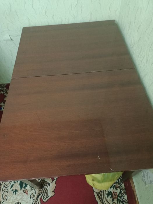 Стол раздвижной полированный